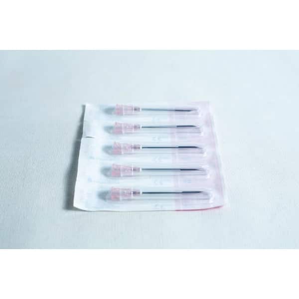 A box of 100 sterile 18G hypodermic needles—perfect for those seeking 18g needle supplies for safe and hygienic use.