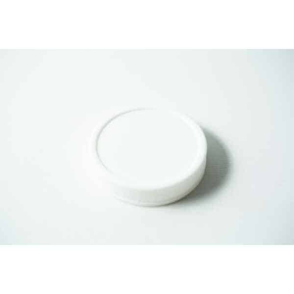 Plain white plastic Mason jar lids, 86mm wide mouth size, ideal for sealing jars—perfect accessory for your wide mouth Mason jars.